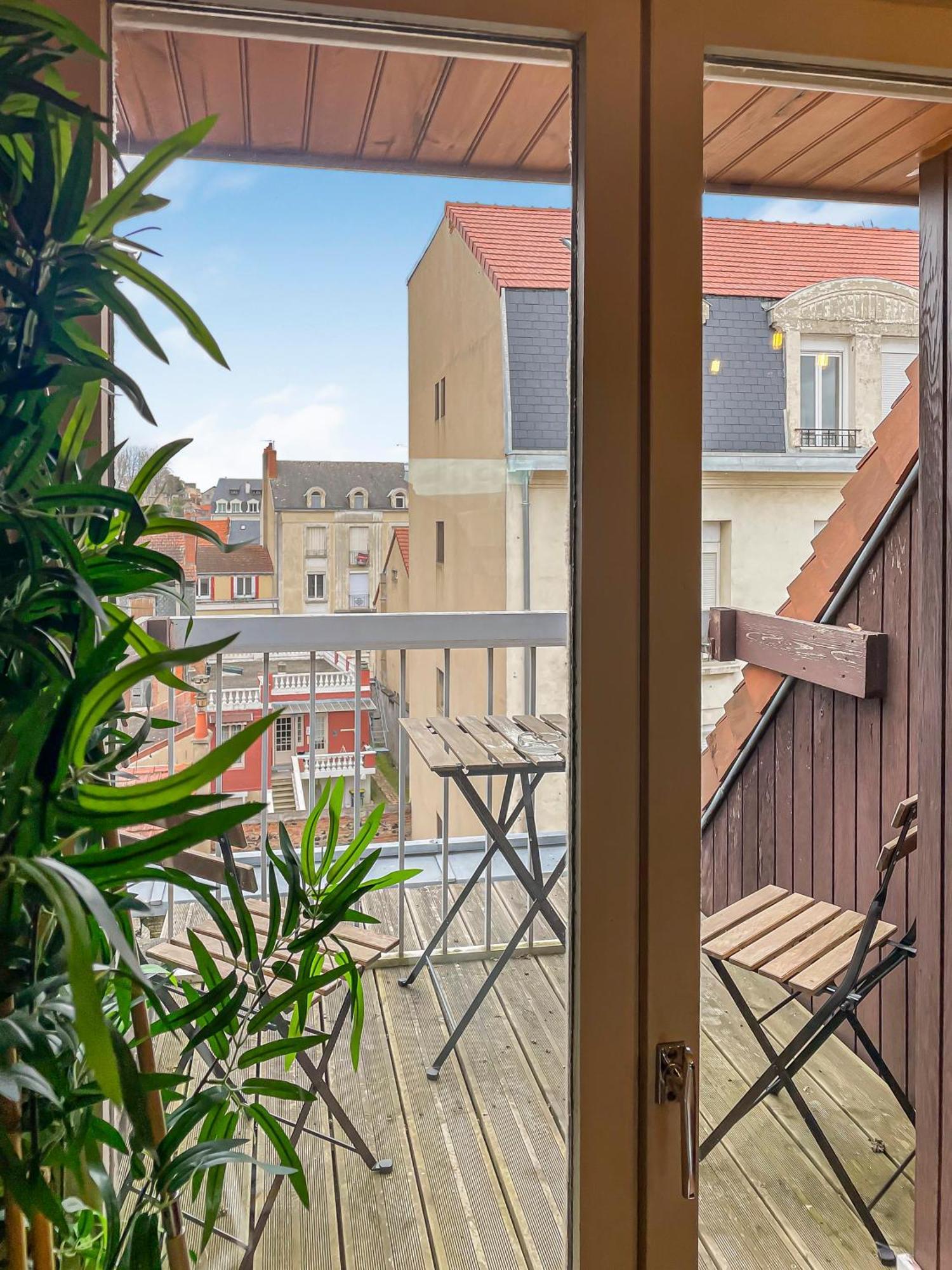 Pied-A-Terre A Montlucon Apartment Exterior photo